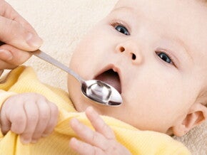 Comment administrer des médicaments à un enfant - conseils et astuces