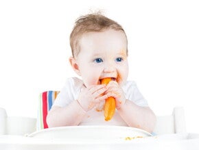 Que donner à manger à un bébé qui fait ses dents ?