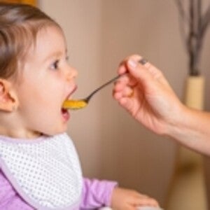 تأثير طاولة الطعام على الأطفال عندما يبدأون في الجلوس على المائدة