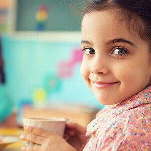 detail-banner-translated_10-signs-of-healthy-growth-in-kids.jpg Happy girl