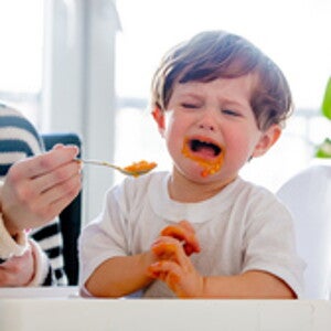 Comment aider les enfants difficiles à table