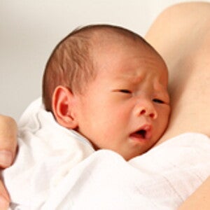 Reflux gastro-œsophagien chez le nourrisson : symptômes, traitements et conseils de prise en charge