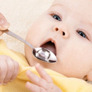 طريقة اعطاء الطفل الدواء - نصائح وحيل