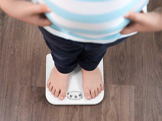 Quels sont les facteurs qui entraînent l'obésité chez les enfants ?