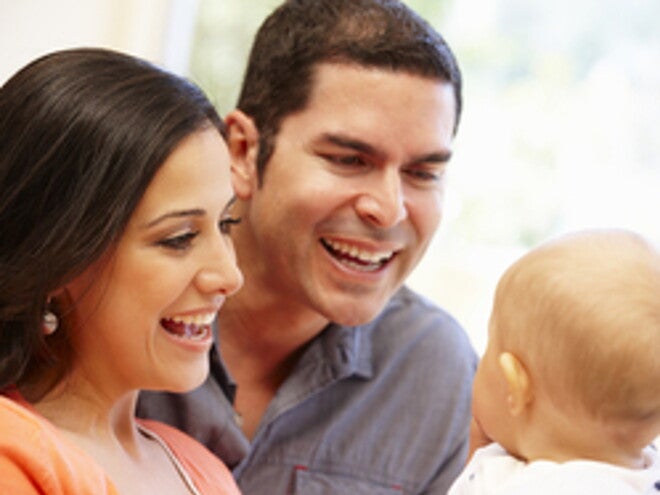 À quel âge les bébés commencent-ils à parler ?