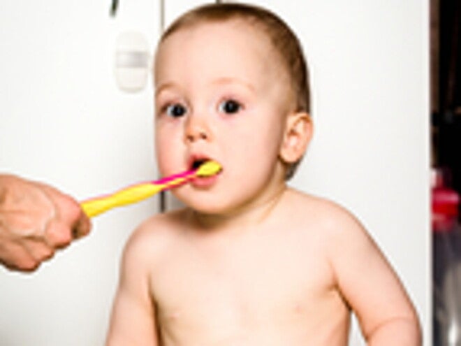 Comment prévenir les caries dentaires chez les jeunes enfants ?