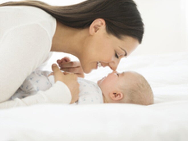 أبرز معالم نمو الطفل في الأشهر الستة الأولى من حياته